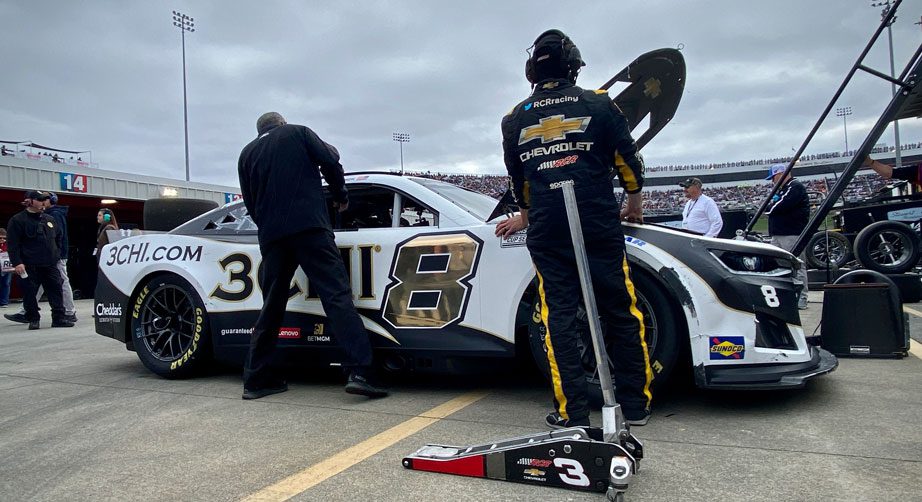 Tyler Reddick parks himself, exits early at Martinsville Speedway