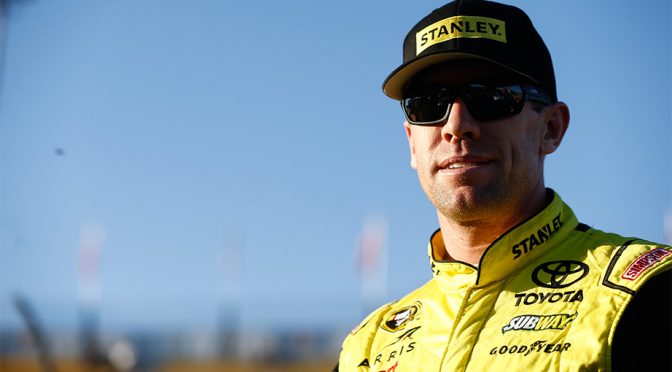 Featured Image for Edwards attends Phoenix test to guide rookie Suarez