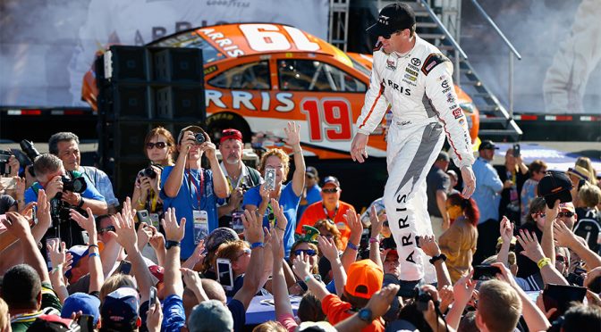 Featured Image for NASCAR Nation reacts to Carl Edwards’ surprise move