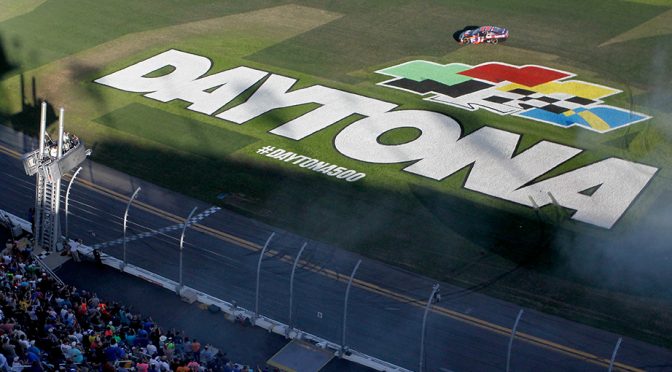 Featured Image for Drivers, fans, James Van Der Beek set for Daytona Day