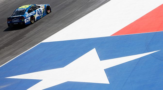 Jimmie Johnson rallies, corrals Texas victory