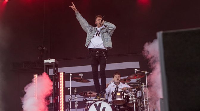 MGK scheduled for Monster Energy All-Star Race performance