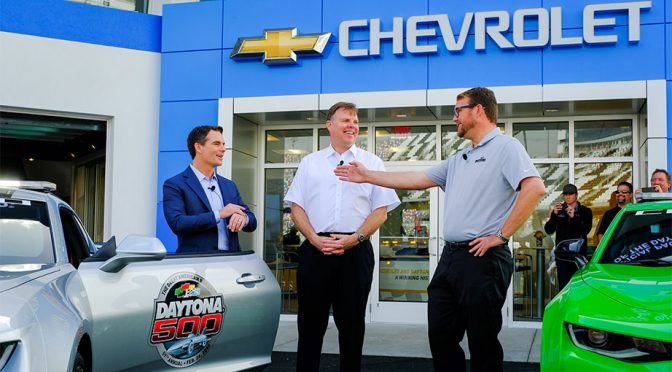 Featured image for Jeff Gordon to drive Camaro pace car at Daytona 500