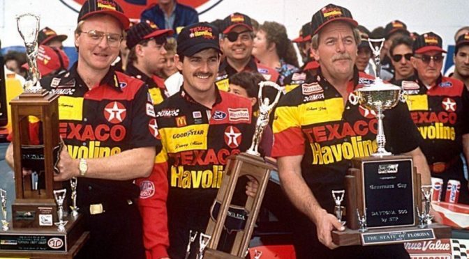 Featured Image for No. 18 fan sneaks into Kes' Victory Lane celebration, more tweets
