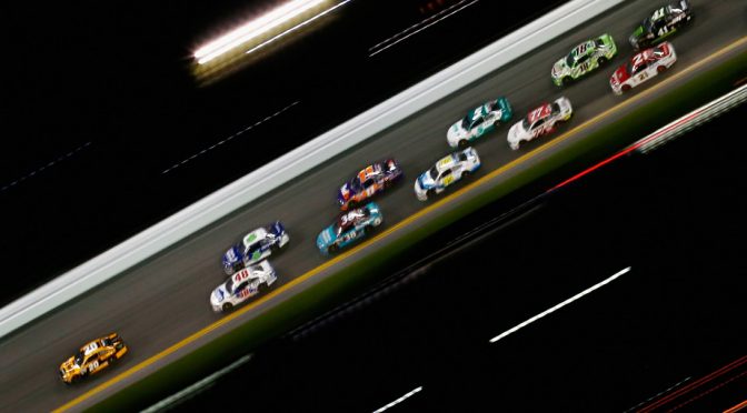 Featured image for Keselowski, Kenseth win Stages 1, 2 at Daytona