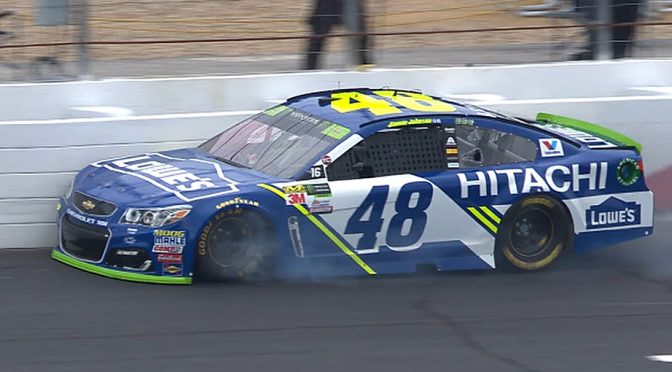 Jimmie Johnson, Chase Elliott smack wall in opening practice
