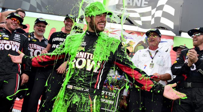 Featured image for Chicagoland Thumbs Up, Thumbs Down: A photo finish, pit penalties, and slime