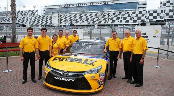 DeWalt extends relationship with JGR, Kenseth