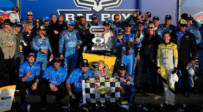Chase adversity makes Kevin Harvick, 4 team stronger