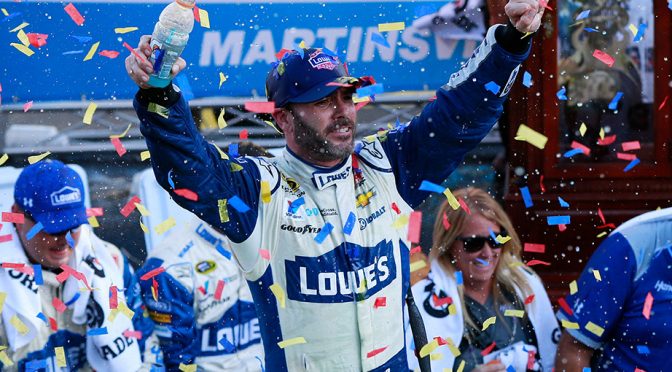 Johnson scores ninth Martinsville win, advances to Championship 4