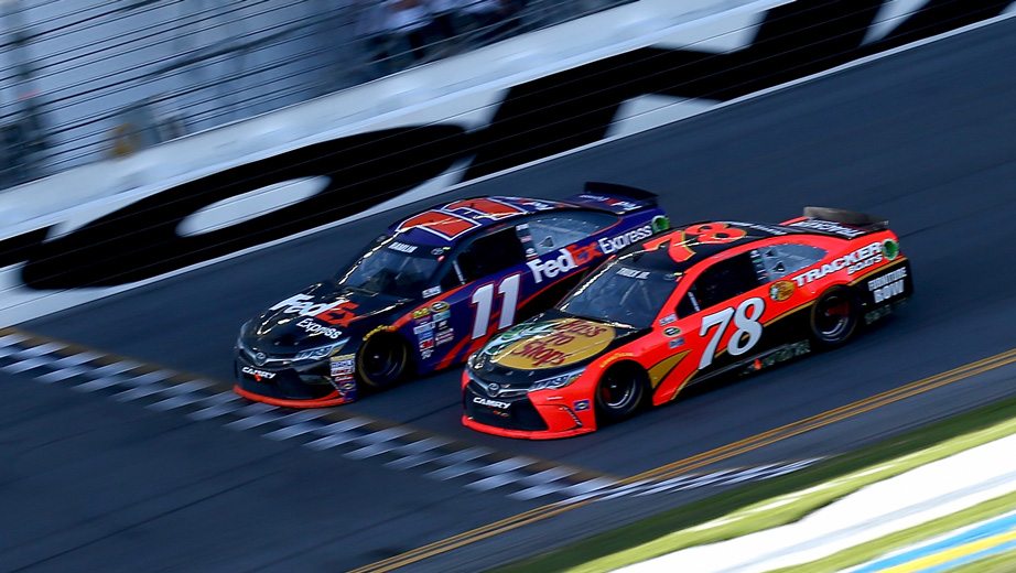 Том на гонках. Том на гонках. Nascar racing 4. Пит стоп наскар. Наскар next gen.