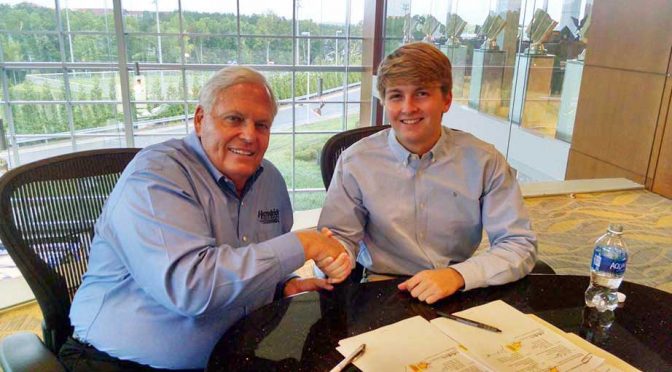 Hendrick signs Byron to multi-year pact, earns XFINITY ride in '17