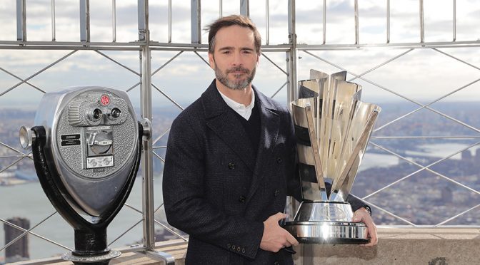 Jimmie Johnson spends flight time answering fan questions