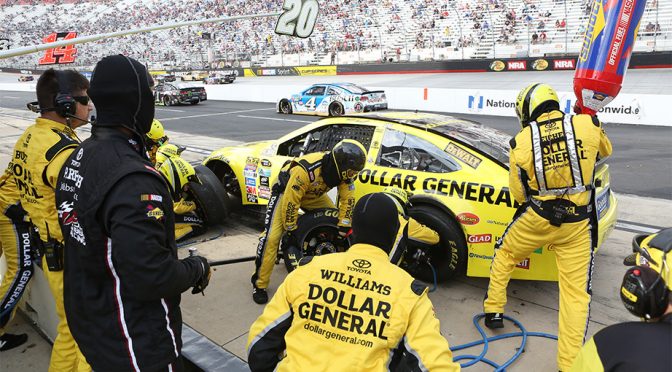 Injury forces change to Matt Kenseth's pit crew