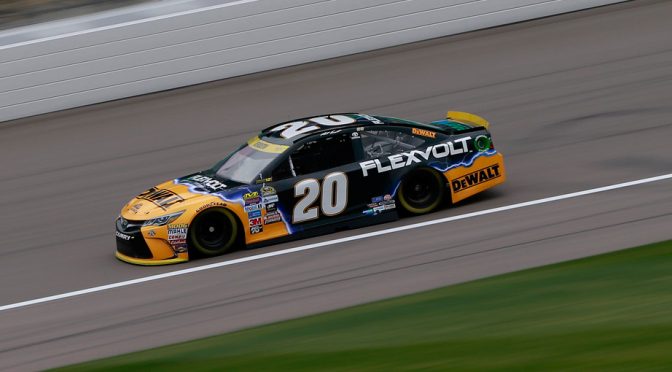 Featured image for Kenseth, Menard pace Sprint Cup practices