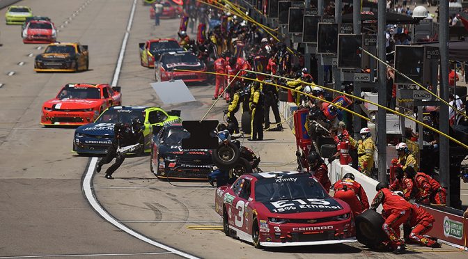 JGR pit crews make swap in-race at Iowa