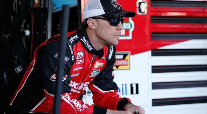 Harvick sets pace in final Phoenix practice
