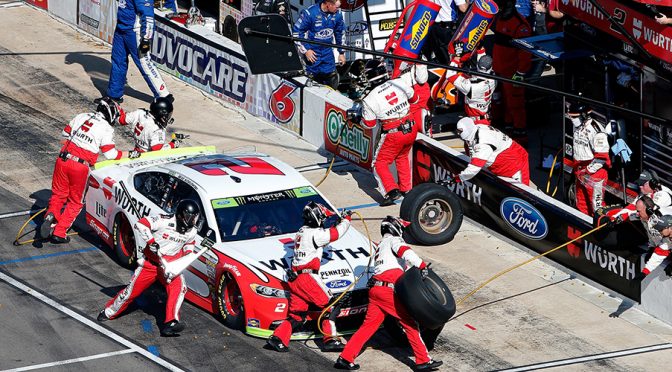 Brad Keselowski recovers nicely to stay above playoff cut line