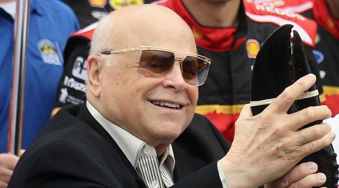 Bruton Smith treated for non-Hodgkin's lymphoma