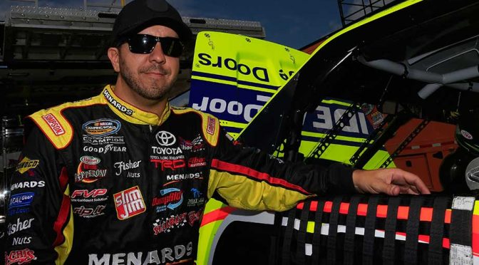 Crafton catches on in final truck practice at Michigan