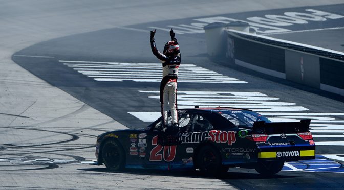 Erik Jones rallies for Bristol win, Dash 4 Cash prize