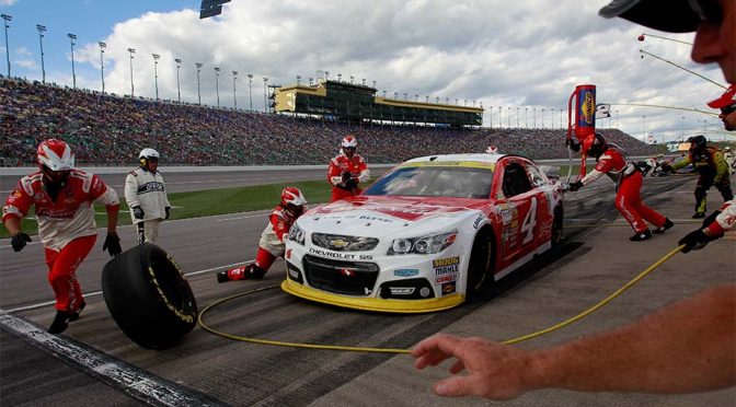 Trouble finds Chase contenders at Kansas