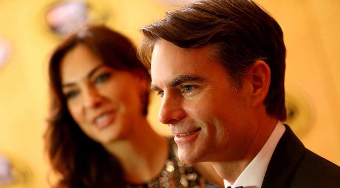 Gordon honored for supporting cancer research