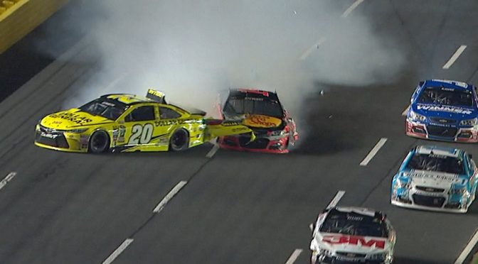 Stewart, Kenseth collide in Sprint All-Star Race