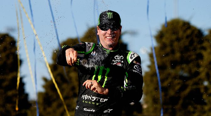 Kyle Busch breaks through at Kansas