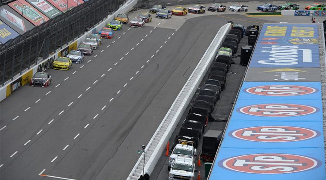 How to follow the action at Martinsville