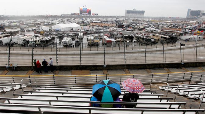 Featured Image for Weather delays start of Texas Sprint Cup Series race