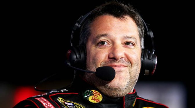Show or no? Stewart, Wallace debate qualifying
