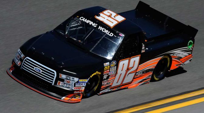 Hill, Sauter top first practices of season