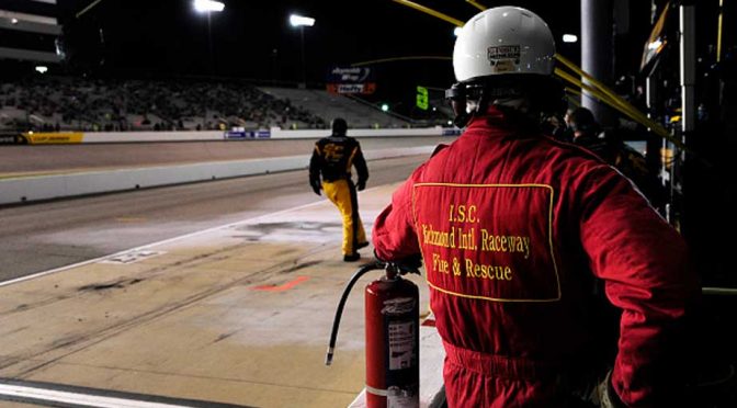 Featured image for NASCAR outlines proper pit-road safety apparel