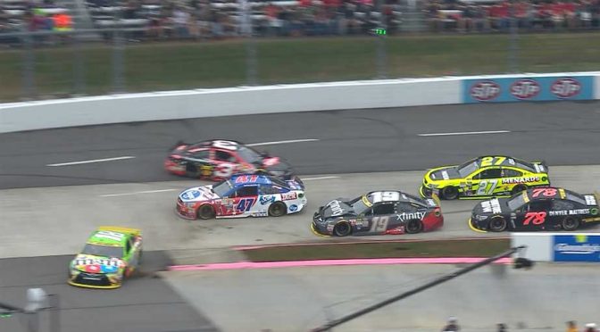 JGR's Busch, Edwards have trouble at Martinsville