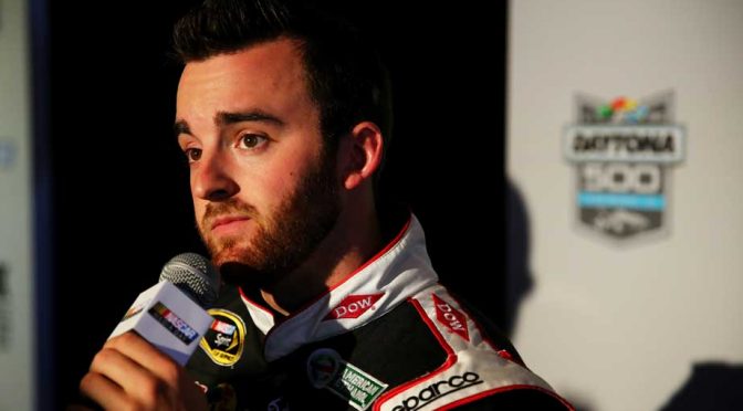 Featured Image for Dillon kicks up dust before Sprint Unlimited