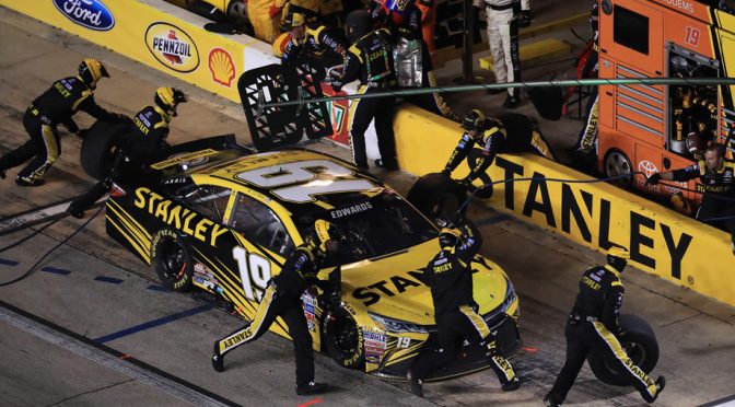 Edwards, others suffer costly pit road mishaps at Texas