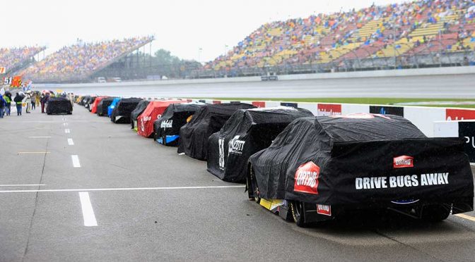 Rain puts Michigan Sprint Cup race on hold
