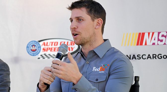 Hamlin hopes knee pain is a 'non-issue' at Daytona