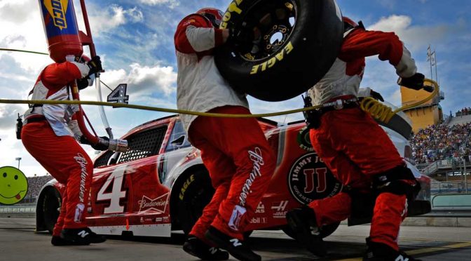 Harvick to keep Stewart's pit crew