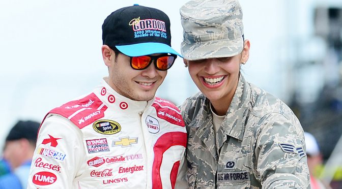 Larson pays Gordon respect with vintage '93 hat