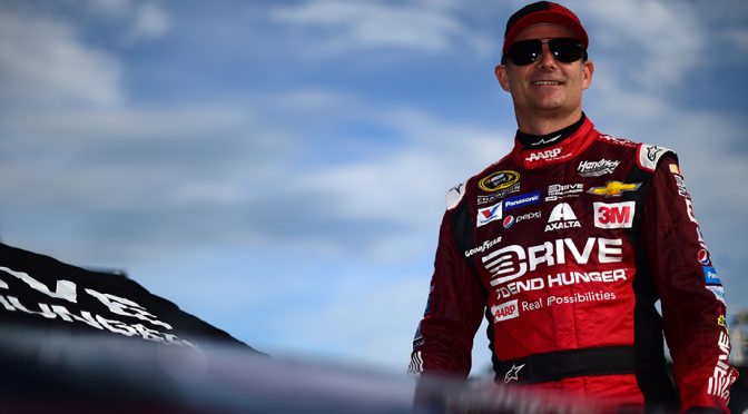 Featured Image for Gordon claims NASCAR Iron Man title with 789th start