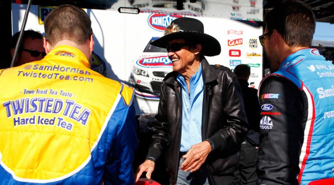 Richard Petty gets candid about '16 plans for No. 9 car