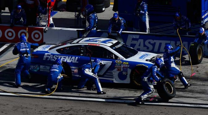 Stenhouse loses key pit crew member to injury