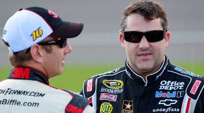 Those at the scene discuss Tony Stewart's accident