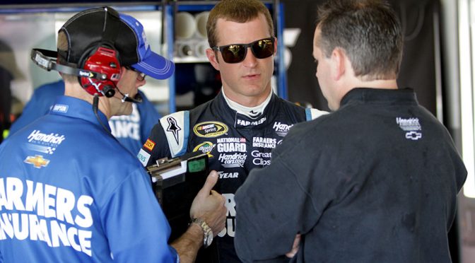 Featured image for Smith, Kahne tie atop Nationwide practice