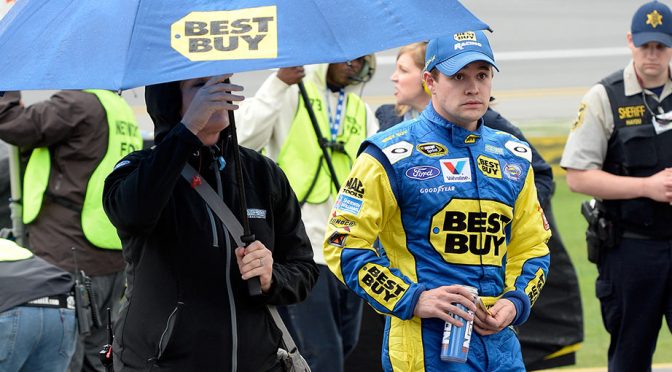 Stenhouse's topsy-turvy day ends on down note