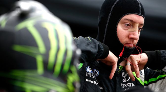 Kyle Busch rolls to Nationwide pole at Bristol