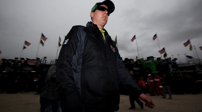 Rain places Kyle Busch on Chicagoland pole