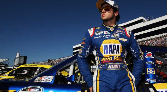Elliott keeps cool, overcomes Dover adversity